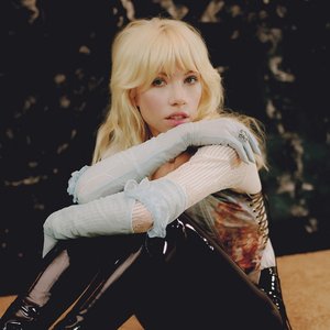 Изображение для 'Carly Rae Jepsen'