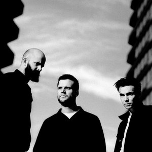 Imagen de 'White Lies'