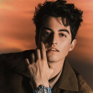 “Elijah Woods”的封面