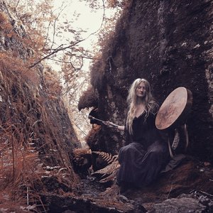 Image pour 'Rúnahild'