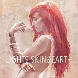 “Skin & Earth”的封面