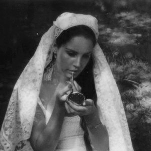 “Lana Del Rey”的封面