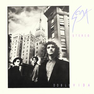 “Doble Vida (Remastered)”的封面