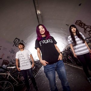 “Dizzy Sunfist”的封面