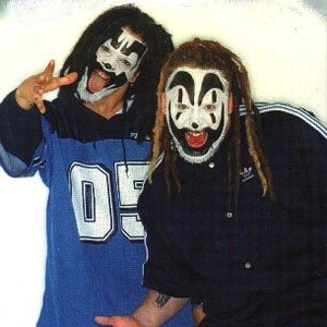 “Insane Clown Posse”的封面