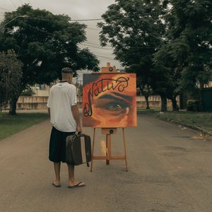 “Estrangeiro”的封面