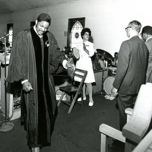 Image for 'Pastor T.L. Barrett and The Youth for Christ Choir'