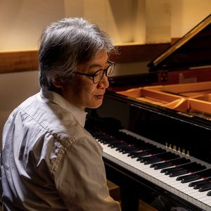 'Toshifumi Hinata'の画像