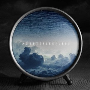 “Sleepless”的封面