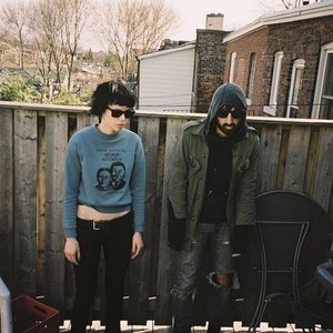 “Crystal Castles”的封面