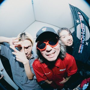 “the telephones”的封面