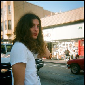 “Kurt Vile”的封面