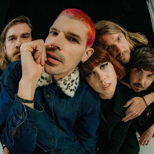 “Grouplove”的封面
