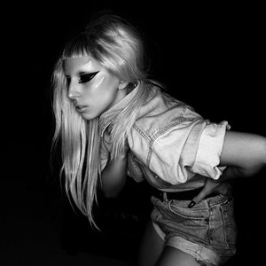 “Lady Gaga”的封面