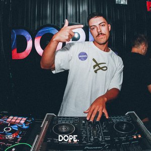 “DJ Petroski”的封面