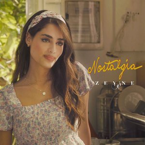 “Nostalgia”的封面