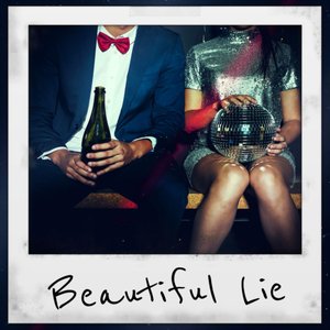 “Beautiful Lie”的封面