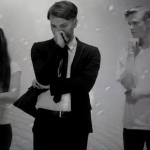 'Porcelain Raft' için resim