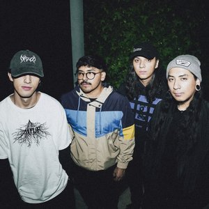 “DAZED”的封面