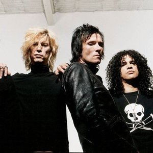 “Velvet Revolver”的封面