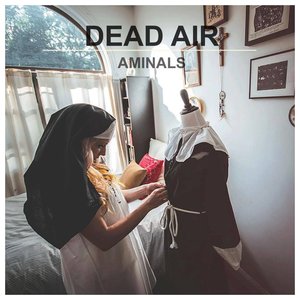 “Dead Air”的封面