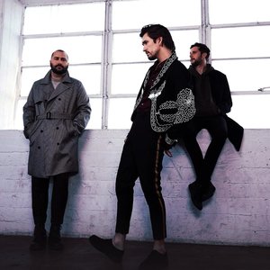 Изображение для 'Charming Liars'