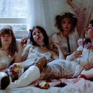 Image pour 'The New Eves'