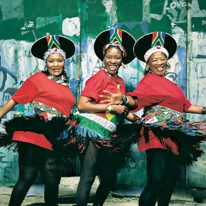 “Mahotella Queens”的封面