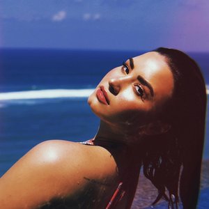 “Demi Lovato”的封面