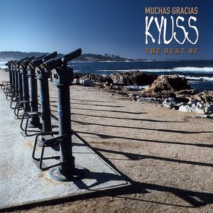 “Muchas Gracias: The Best of Kyuss”的封面