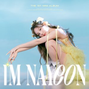 “IM NAYEON”的封面