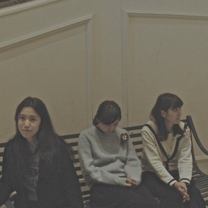 “スリーショット”的封面