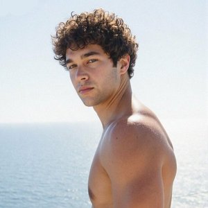 “Austin Mahone”的封面