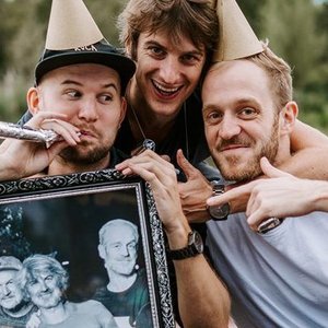 'Camo & Krooked & Mefjus' için resim