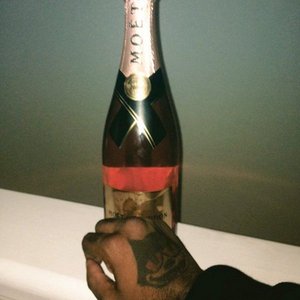 “Blood Red Moet”的封面