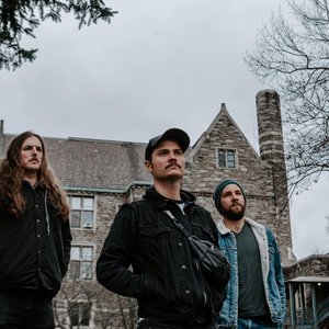 “Howling Giant”的封面