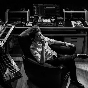 Bild für 'Yu-Peng Chen & HOYO-MiX'
