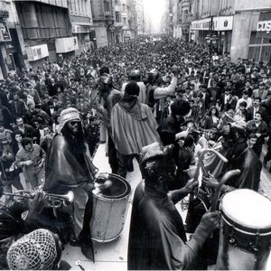 “Sun Ra Arkestra”的封面