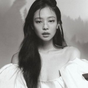 'Jennie' için resim