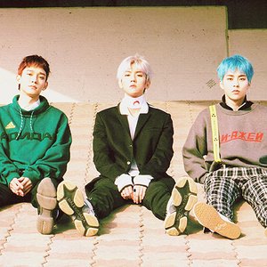 Immagine per 'EXO-CBX (첸백시)'