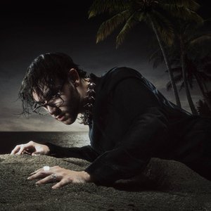Imagem de 'FUNHOUSE / WRONG'