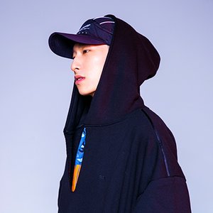 “BlackNut”的封面