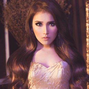 'Ayu Ting Ting' için resim