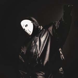 “Kanye West”的封面