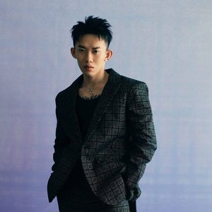 “Kay Trần”的封面