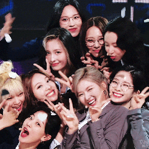 “TWICE”的封面