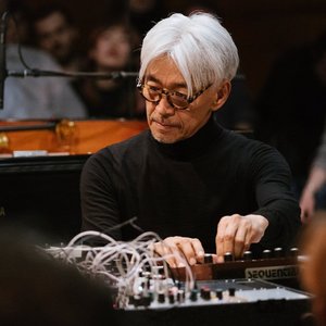 Ryuichi Sakamoto Playing the Piano 2009 at Tonhalle (Düsseldorf