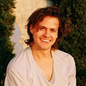 Imagen de 'Whitmer Thomas'