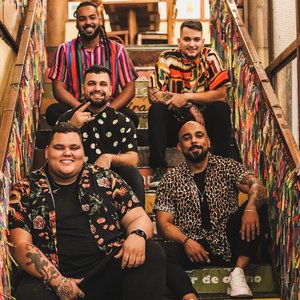 “Grupo Menos É Mais”的封面