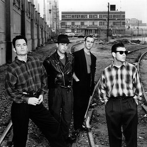 “Social Distortion”的封面